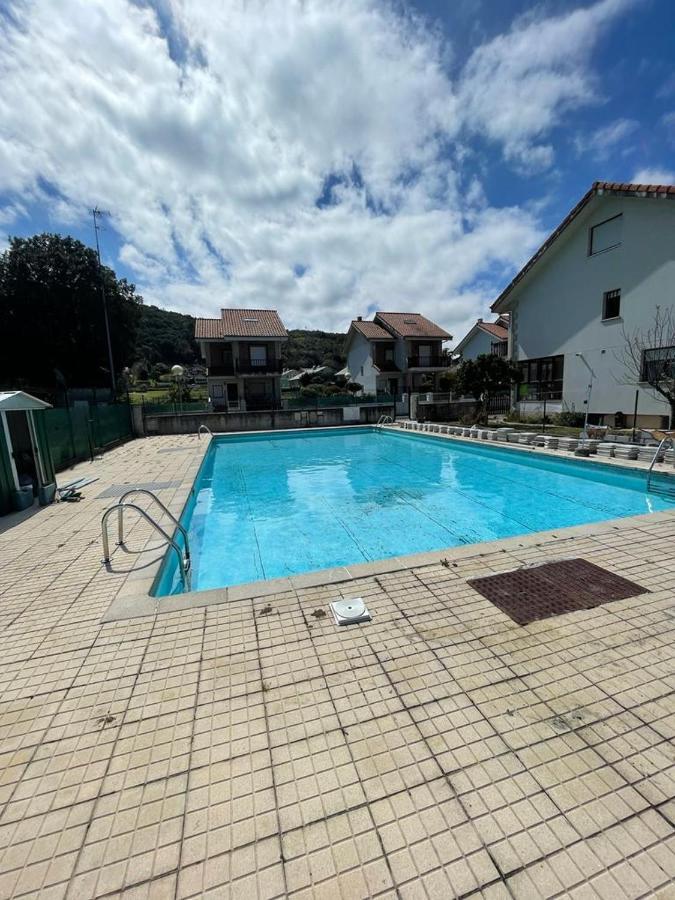 Chalet En Urbanizacion Con Piscina Argoños Kültér fotó